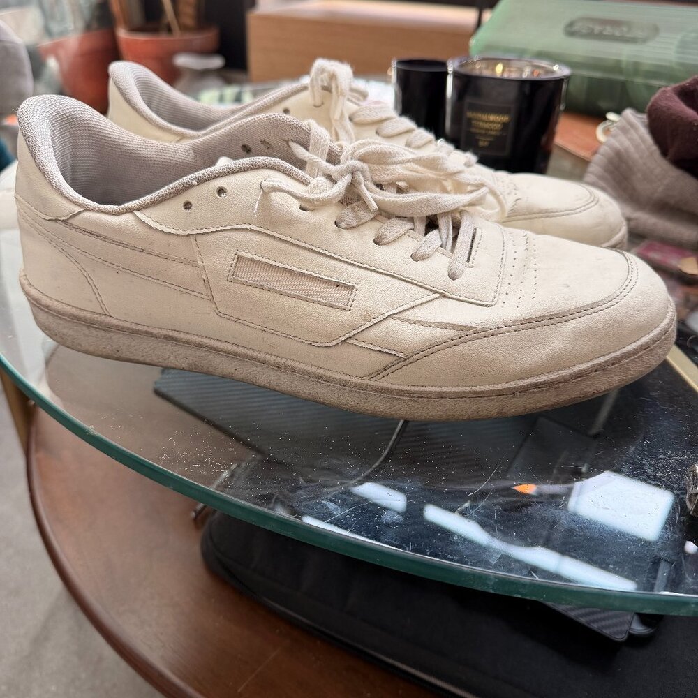 Oliver Cabell Off-White Sneakers